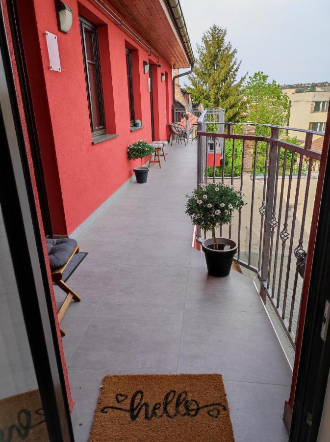 Stafetahaz Apartmanok Vác Exteriér fotografie