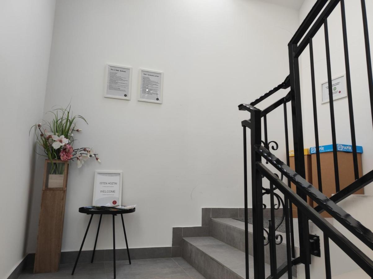 Stafetahaz Apartmanok Vác Exteriér fotografie