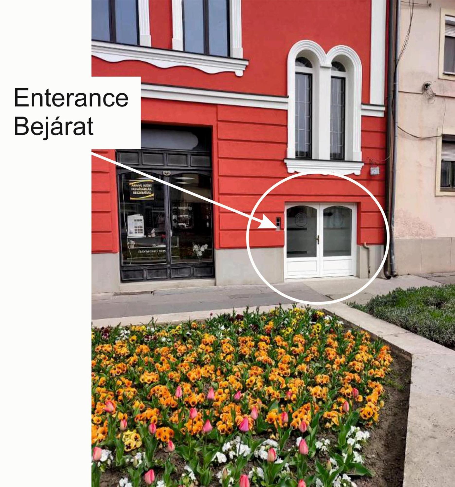 Stafetahaz Apartmanok Vác Exteriér fotografie